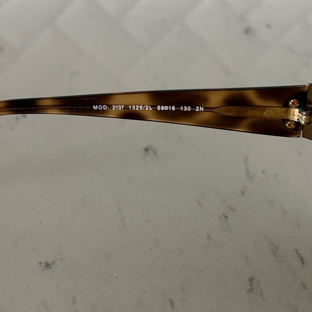 Versace Women's Sunglasses model 2137 - Picture 4 of 7